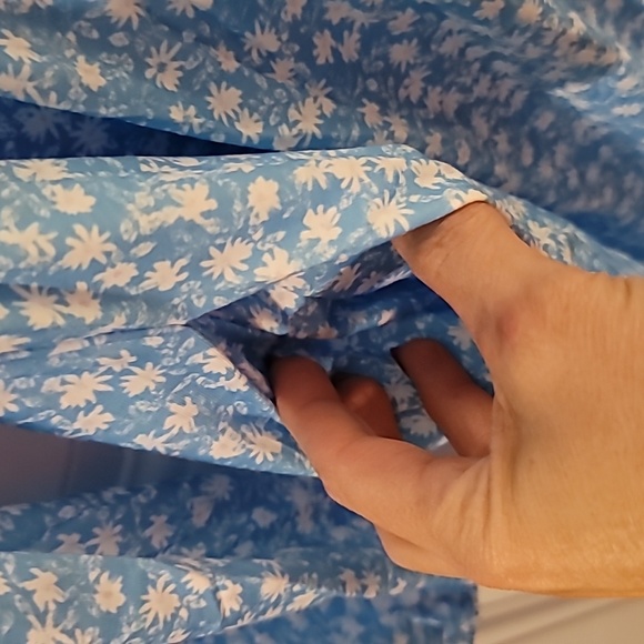 Chic Blue Floral Midi Dress - Picture 6 of 9